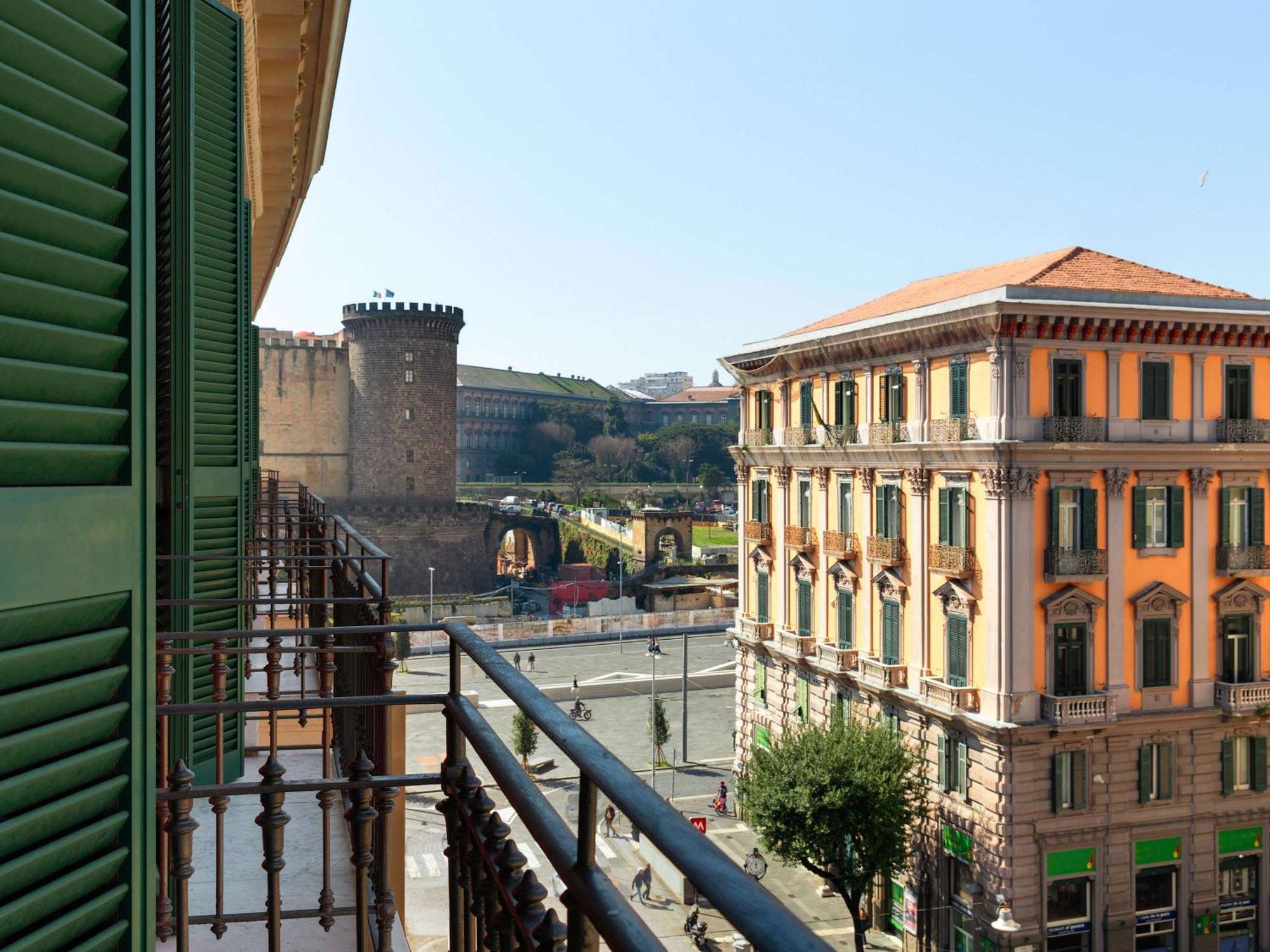 Mercure Napoli Centro Angioino Hotel Exterior photo