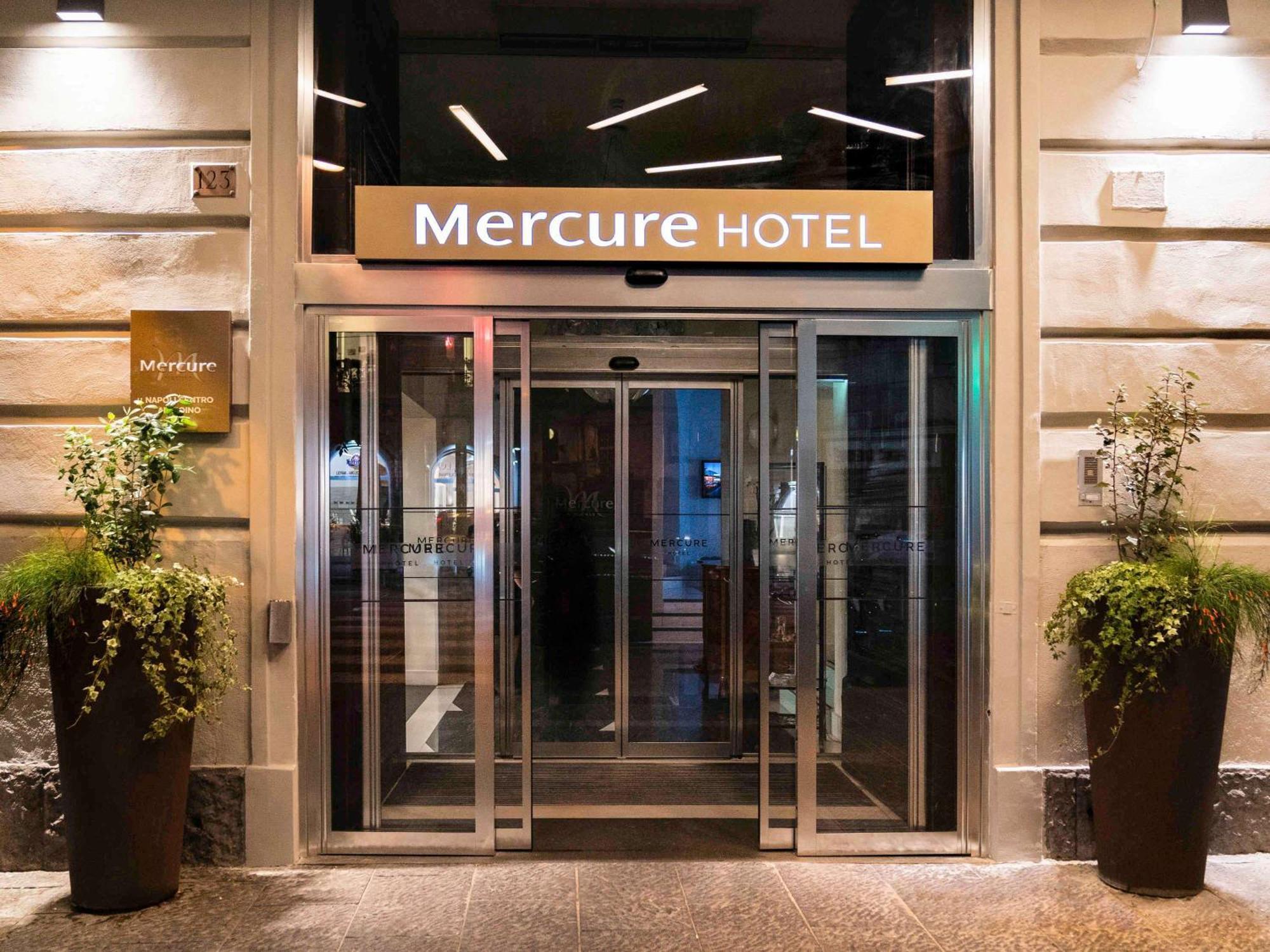 Mercure Napoli Centro Angioino Hotel Exterior photo