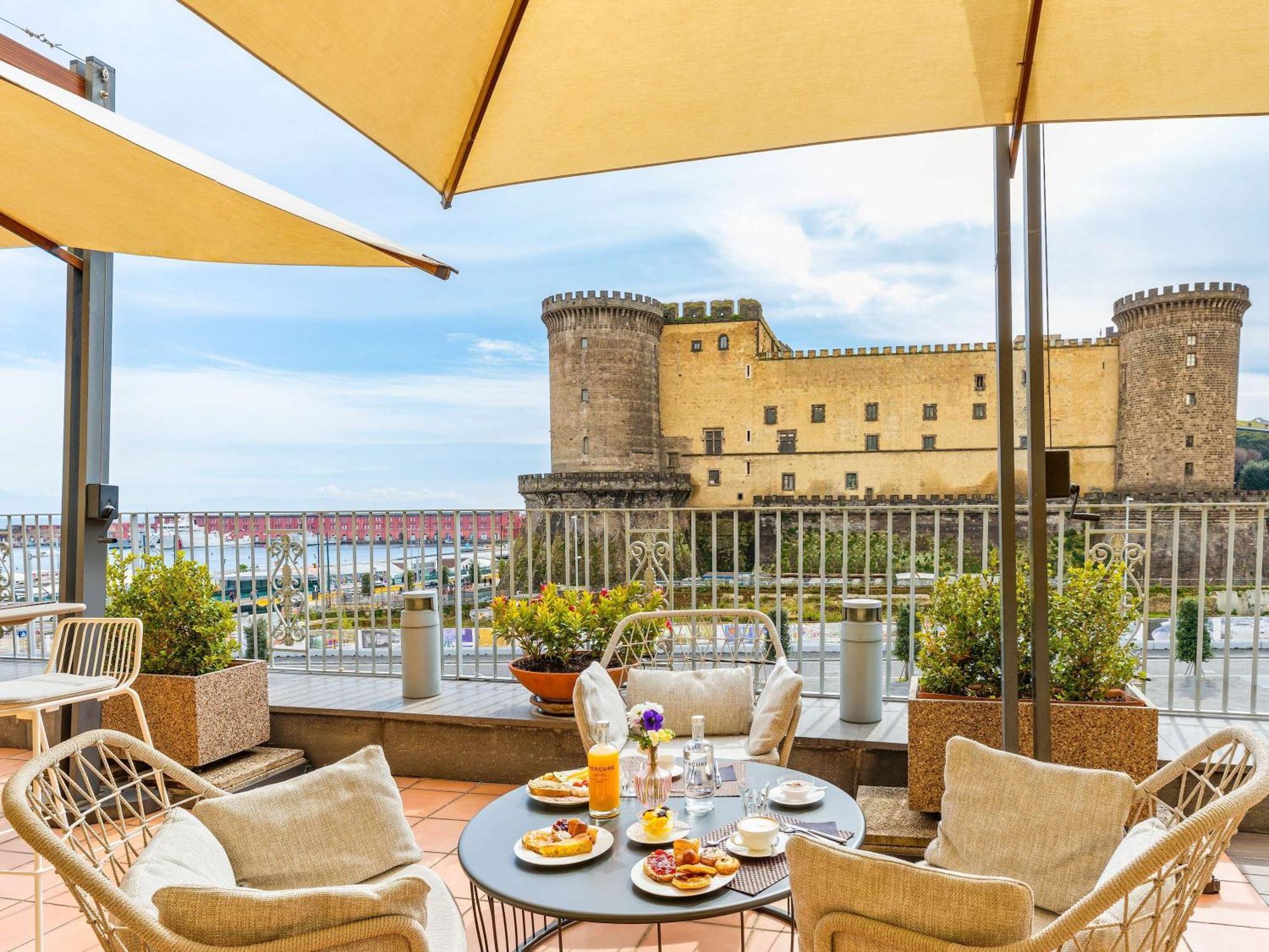 Mercure Napoli Centro Angioino Hotel Exterior photo